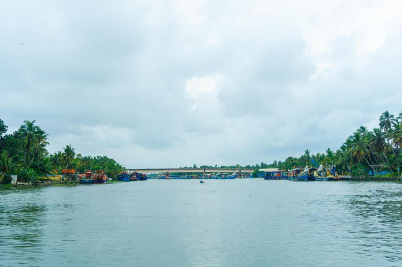 Canalview Private Cottage Azhikkal Ayiram Thengu Panmana Eksteriør billede