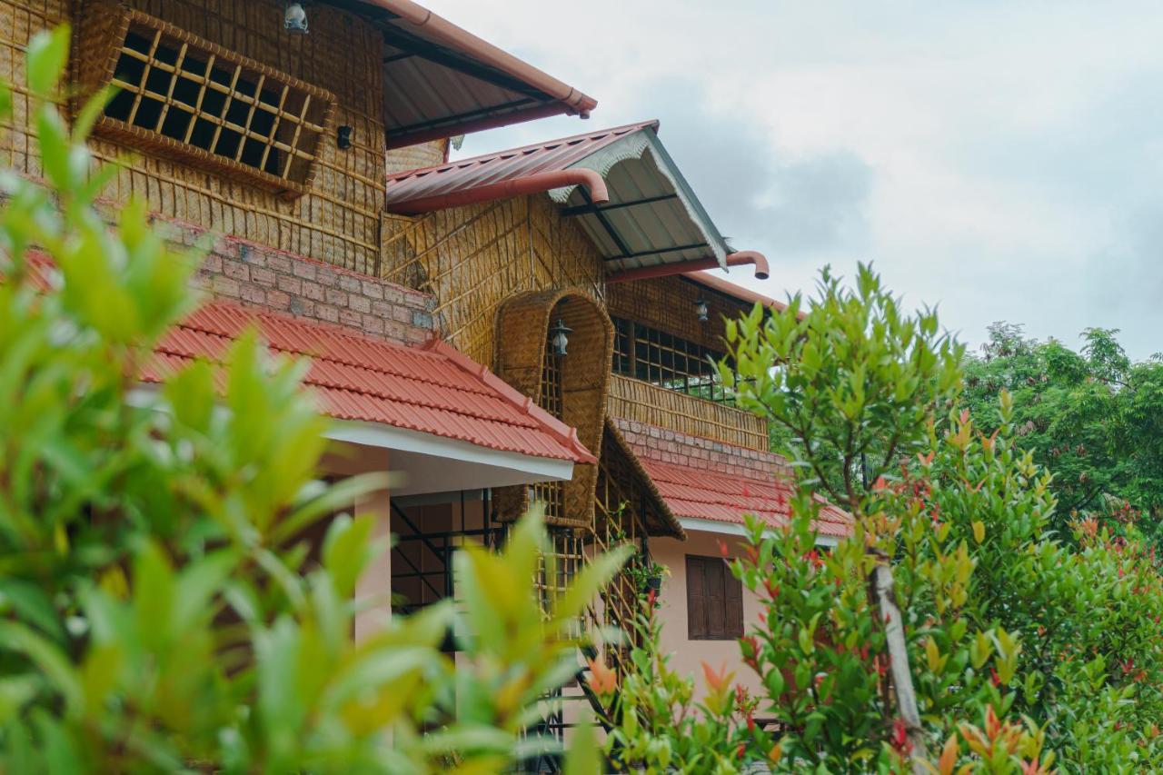 Canalview Private Cottage Azhikkal Ayiram Thengu Panmana Eksteriør billede